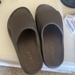 Calia soft slides